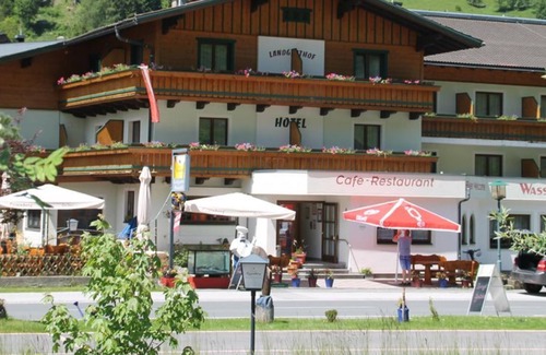 Fusch an der Grossglocknerstrasse Casa | Familienzimmer A+ - Wasserfall, Hotel