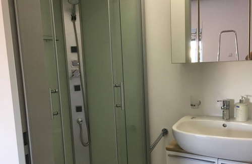 Neusiedl am See Apartamento | Familienzimmer, Dusche, WC - Pension Seeblick Latzko