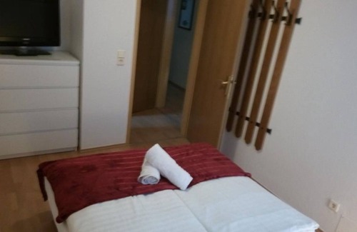 Bad Kleinkirchheim Cabaña | Familienzimmer, Dusche, WC, Standard - Hotel Kirchenwirt
