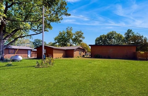 Longtown Casa | Families, Fishermen & Hunters. Pleasant 3-bedroom house is ready for you!