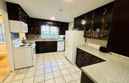 Lincoln Casa | Families Love Frank’s Lakehouse @ Sunset Estates