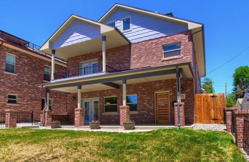 Sloan Lake Casa | FAMILIES, OFF-SITES & WINTER ADVENTURES