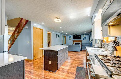 Gahanna Casa | Families Welcome Lake-View Home, 2 Mi to Gahanna!