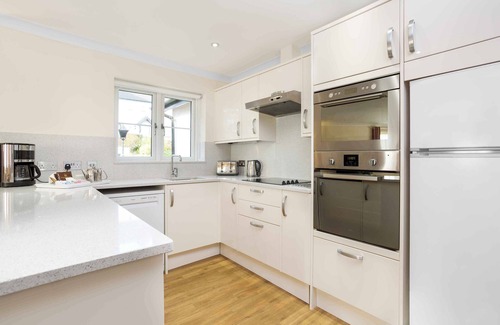 Milton Damerel Chalet De Esquí | Family 2-Bed House | Countryside Resort | Sleeps 6