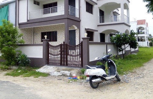Sanand Casa | Family-4 BHK House-2 floor-Parking-Garden-2700 pies cuadrados