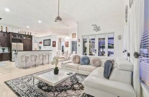 Palmetto Bay Casa | Family 4BR Escape Pool Arcade Sleeps 12 L57