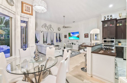 Palmetto Bay Casa | Family 4BR Escape Pool Arcade Sleeps 12