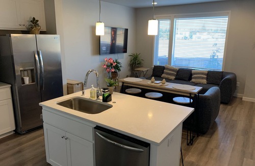 Vancouver Casa | Family and busines friendly.