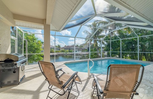 Marco Island Casa | ¡Nuevo listado! Waterleaf Court - Casa espaciosa y elegante frente al mar con piscina climatizada y WiFi