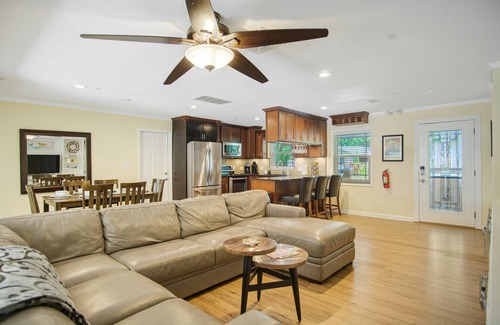 Largo Casa | Family and dog friendly pool home, close to Gulf and beaches, WD and AC