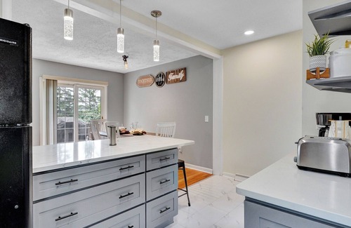 Town of Owasco Casa | Family and Dog friendly getaway, 5 minutes to Owasco Lake.