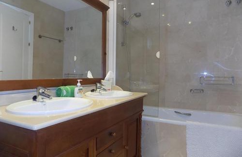 Benahavis Apartamento | Family and Golfers Paradise Los Arqueros - RDR196
