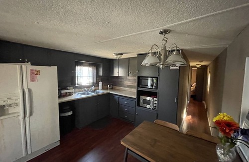 Camdenton Cabaña | Family and Pet friendly lakefront with Dock