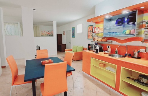 Monte San Pietro Apartamento | Family apartment: sleeps 6, Use of garden, sunbeds and swimming pool.