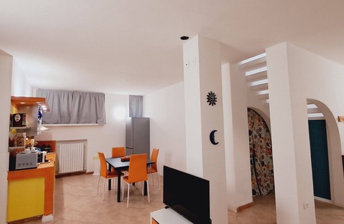 Monte San Pietro Apartamento | Family apartment: sleeps 6, Use of garden, sunbeds and swimming pool.