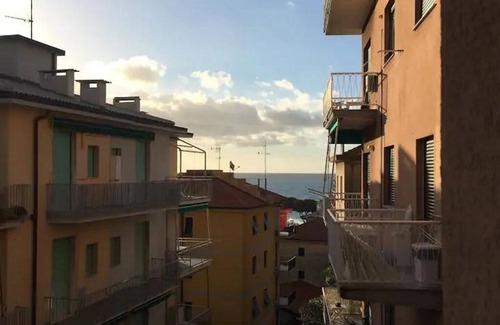 Celle Ligure Apartamento | Apartamento familiar a 200mt. del mar