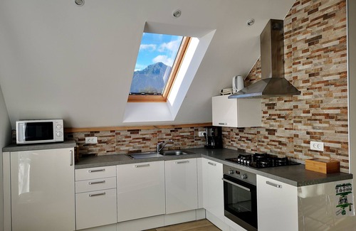 Visoko Apartamento | Apartamento-Familiar-Baño privado-Attic 14 &24 &54