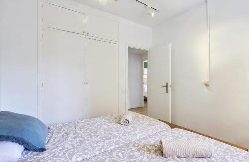 La Maternitat i Sant Ramon Apartamento | Family Apartment Camp Nou by Maison Piñata