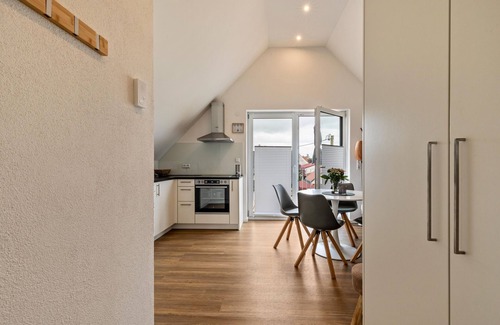 Deffingen Apartamento | Apartamento familiar Fewo Parkside S6 | 8 min Legoland | Balcón y aparcamiento