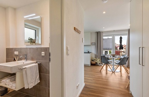 Deffingen Apartamento | Apartamento vacacional "Studio 4 Parkside Apartments" con balcón y Wi-Fi
