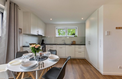 Deffingen Apartamento | Apartamento familiar Fewo Parkside S3 | 8 Min Legoland | Balcón y aparcamiento