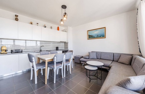 Sakës Apartamento | Family Apartment with Resort Access | Talea Coast