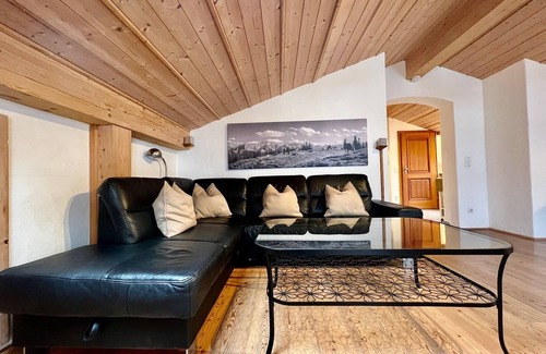 Kruen Apartamento | Family apartment with two separate bedrooms and unobstructed Zugspitze views