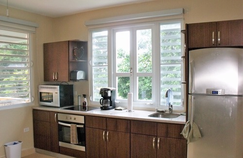 Caimital Bajo Apartamento | Family Apt #5, sleep up to 10, pool, jacuzzi, BBQ, five min to #2 RD