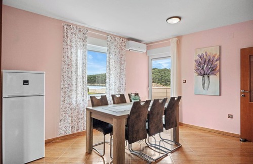 Suha Punta Apartamento | Family Apt Lavanda (Neda) - Seafront, Rab Island