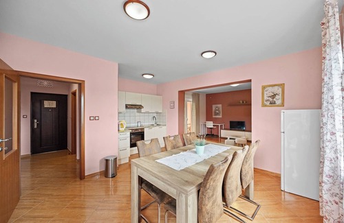 Suha Punta Apartamento | Family Apt Lavanda (Neda) - Seafront, Rab Island