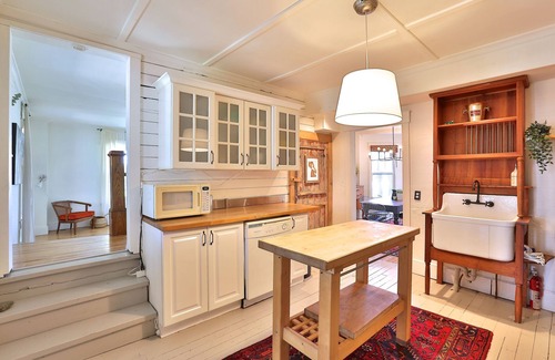 Ayers Cliff Casa | Family Summer House in the ❤️ of the Eastern Townships
