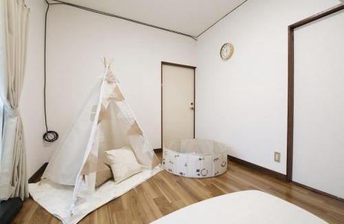 Kamiikebukuro Apartamento | Family Base池袋 プロジェクター2台導入 子どもが喜ぶ大型2段ベッドあり 池袋駅東口より徒歩12分