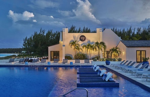 Rokers Point Hotel | Family Beach Adventure | Scenic Ocean View 3BR w/ Spacious Living Area