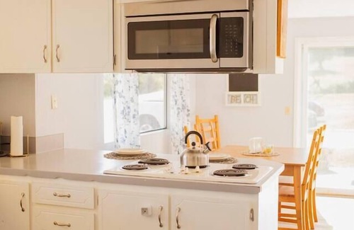 Lummi Island Casa | Family Beach Home-Walk to the Ferry, Store, Cafe!