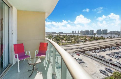 Sunny Isles Beach Apartamento | ⌘Family Beach Home w Amazing Water Views - Upgraded Unit ⌘