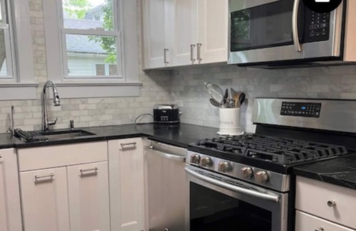 Manasquan Casa | Family beach house! 6 min bike ride to beach & ONE block to town!
