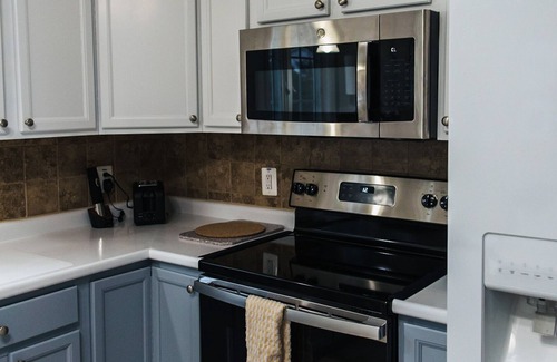 Saunderstown Casa | Family Beach House, Private beach access!