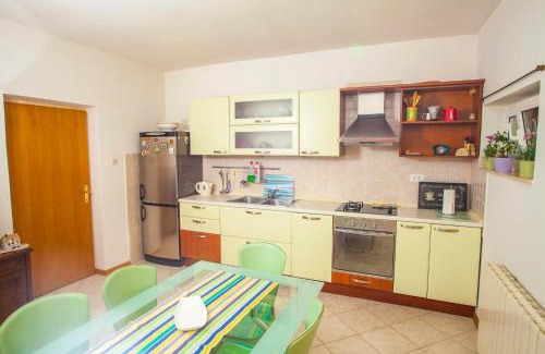 Krvavica Apartamento | Family Beroš Friendly Place
