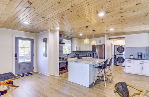 Summit Station Casa | Modern Buckeye Lake Retreat: Game Room & Fire Pit!