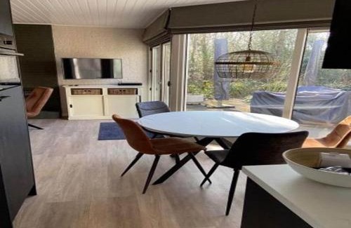 Sint Maartensvlotbrug Casa | Family bungalow on quiet resort