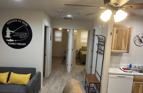 Cassville Cabina | Family Cabin-17-Sleep 6 in a beautiful setting!