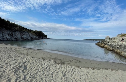 Hants Harbour Cabina | Family cabin by the sea available August and September in Newfoundland