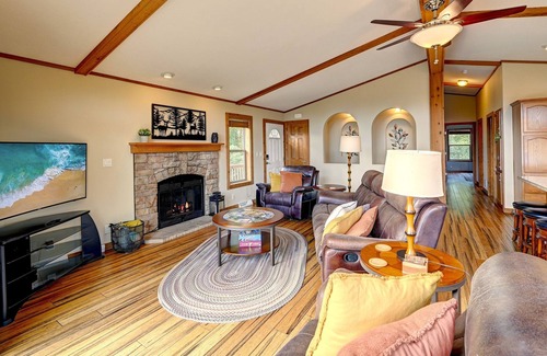 Wisconsin Dells Casa | Family Cabin Escape with Games Near the Dells