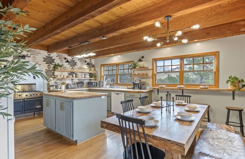 Tehachapi Casa | Family Cabin Retreat, Hot Tub, Game Room and More!