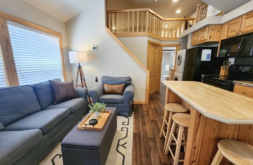 Staples Cabina | Family Cabin w/deck near San Marcos River!