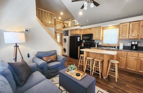 Staples Cabina | Family Cabin w/deck near San Marcos River!