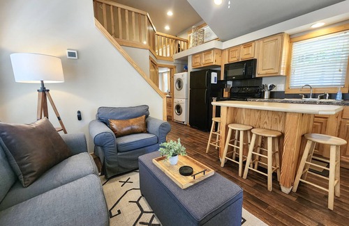 Staples Cabina | Family Cabin w/deck near San Marcos River!