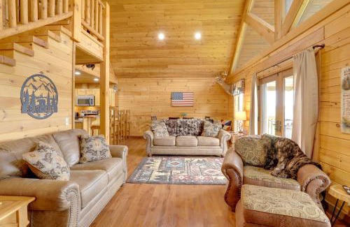 Van Buren Casa | Family Cabin with Deck By Mark Twain Natl Forest!