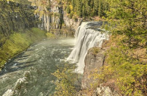 Island Park Casa | Family Cabin with Fire Pit - 25 Miles to Yellowstone