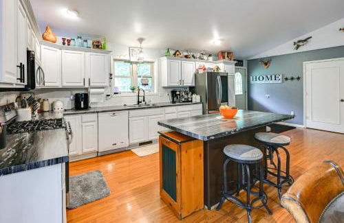 Wisconsin Dells Casa | Family Cabin with Hot Tub 10 Mi to The Dells!